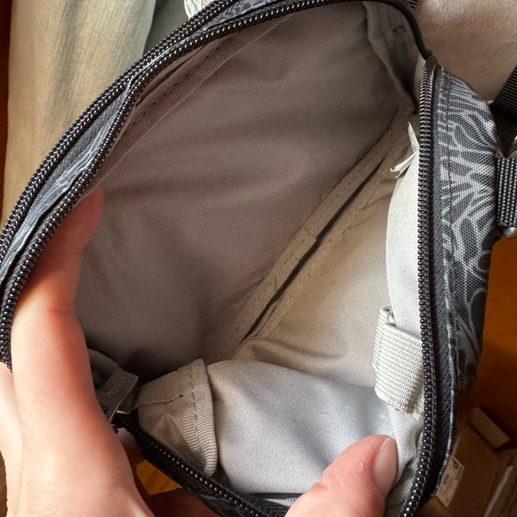 Baggalini Triple Zip Bag - Picture 4 of 9